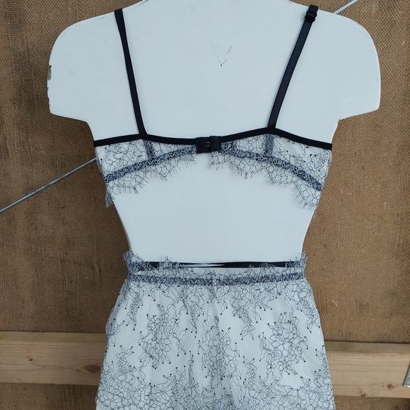 Womens 2 piece lingerie set size large white lace with underwire support - Picture 3 of 15